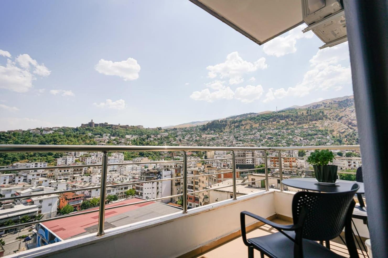 Gjirokastër View City Apartments מראה חיצוני תמונה