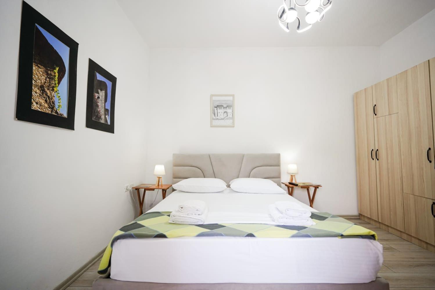 Gjirokastër View City Apartments מראה חיצוני תמונה